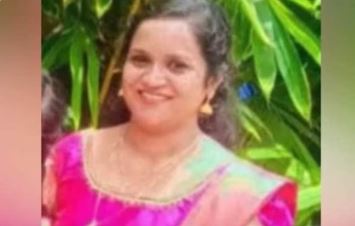 മകള്‍ക്കൊപ്പം സ്‌കൂളിലേക്ക് വരുംവഴി സ്‌കൂട്ടറില്‍ കാറിടിച്ചു; അധ്യാപികയ്ക്ക് ദാരുണാന്ത്യം