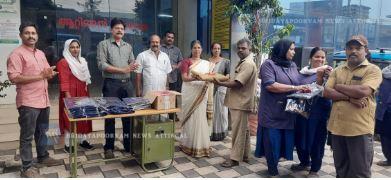 ആറ്റിങ്ങൽ നഗരസഭ ശുചീകരണ തൊഴിലാളികൾക്ക് യൂണിഫോം വിതരണം ചെയ്തു