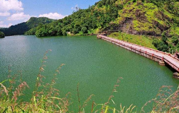 ജലനിരപ്പ് ഉയർന്നു; പൊന്മുടി അണക്കെട്ടിന്റെ ഷട്ടറുകൾ തുറന്നു; പന്നിയാർ പുഴയുടെ തീരത്ത് ജാ​ഗ്രതാ നിർദേശം