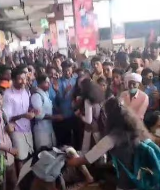 ഇരട്ടപ്പേര് വിളിച്ചു; കെഎസ്ആര്‍ടിസി സ്റ്റാന്‍ഡില്‍ പെണ്‍കുട്ടികളുടെ കൂട്ടത്തല്ല്
