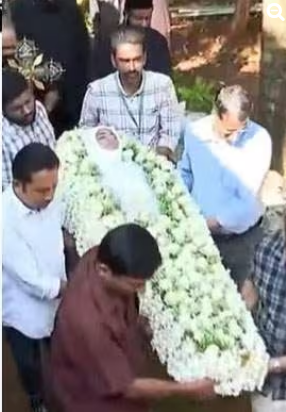 ഹൃദയം നുറുങ്ങി അവര്‍ സാറയ്ക്കു വിട ചൊല്ലി; കണ്ണീരില്‍ കുതിര്‍ന്ന യാത്രാമൊഴി