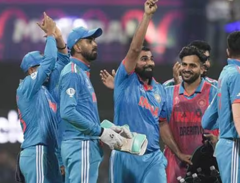 ലോകകപ്പ്: ശ്രീലങ്കക്കെതിരെ വമ്പൻ ജയവുമായി ടീം ഇന്ത്യ. ഇന്ത്യൻ ജയം 302 റൺസിന്