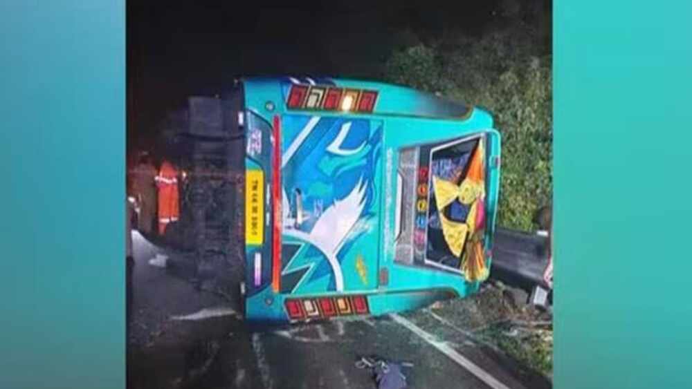 കുട്ടിക്കാനത്ത് അയ്യപ്പഭക്തരുടെ വാഹനം മറിഞ്ഞു; ആറു പേര്‍ക്ക് പരിക്ക്