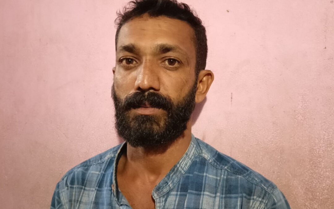 ചന്ദനമരം മോഷണശ്രമത്തിൽ ഒളിവിലായിരുന്ന പ്രതിയെ അയിരൂർ പൊലീസ് പിടികൂടി