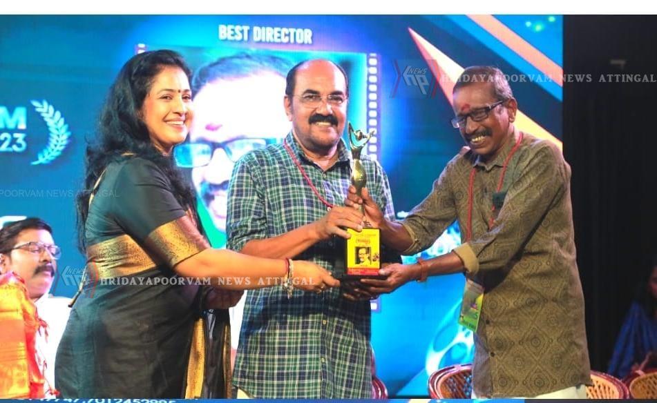 സൗത്ത് ഇന്ത്യൻ ഷോർട്ട് ഫിലിം ഫെസ്റ്റിവലിൽ മികച്ച സംവിധായകനുള്ള പുരസ്കാരം ഡിങ്കിരി അനിലിന്