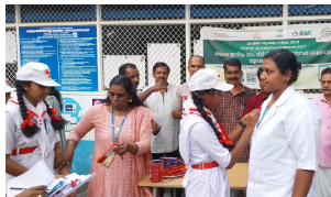 ആരോഗ്യപ്രവർത്തകരെ ആദരിച്ചു