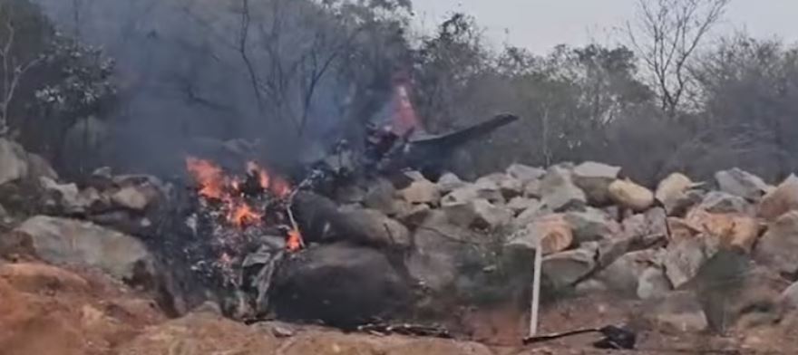 വ്യോമസേനയുടെ പരിശീലന വിമാനം തകർന്നുവീണു; രണ്ട് പൈലറ്റുമാർ മരിച്ചു