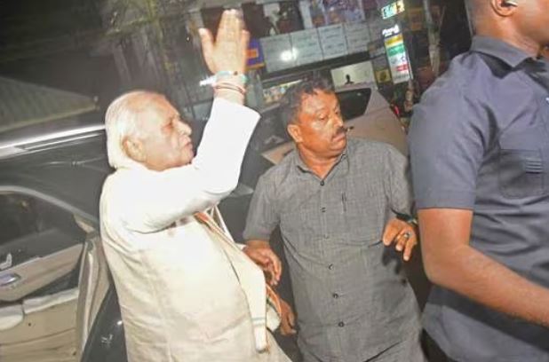ഗവര്‍ണറെ തടഞ്ഞ എസ്എഫ്‌ഐ പ്രവര്‍ത്തകര്‍ക്കെതിരെ ഗുരുതര വകുപ്പ്; ഏഴ് വര്‍ഷം വരെ കഠിനതടവ് ലഭിക്കാം