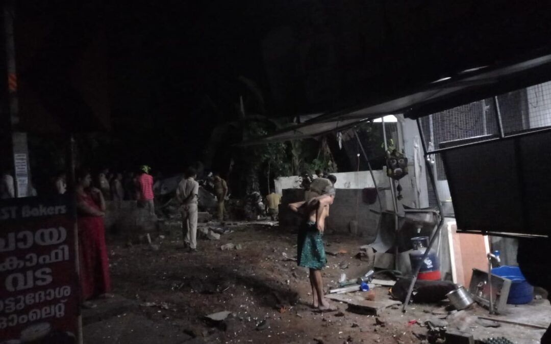 നിയന്ത്രണം വിട്ട കാർ ബേക്കറിയിലേയ്ക്ക് ഇടിച്ചു കയറി കടയുടമ മരിച്ചു