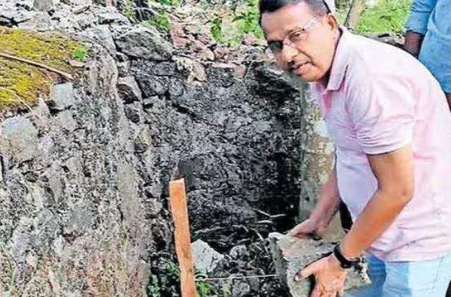 ക്ഷേത്ര പ്രദക്ഷിണവഴിക്ക് ഭൂമി സൗജന്യമായി നല്‍കി; മതസൗഹാര്‍ദ്ദത്തിന് മാതൃകയായി അബ്ദു റസാഖ്
