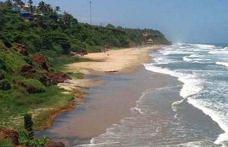 പാപനാശം ഹെലിപ്പാട് കുന്നിൻ മുകളിൽ നിന്നും യുവതി താഴേയ്ക്ക് ചാടി ആത്മഹത്യയ്ക്ക് ശ്രമിച്ചു