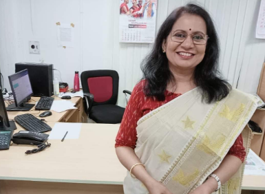 പതിറ്റാണ്ടോളം നീണ്ട മലയാളം വാര്‍ത്താവായനയ്ക്ക് വിരാമമിട്ട് ഹേമലത തിരുവനന്തപുരം ദൂരദര്‍ശന്‍റെ പടിയിറങ്ങി