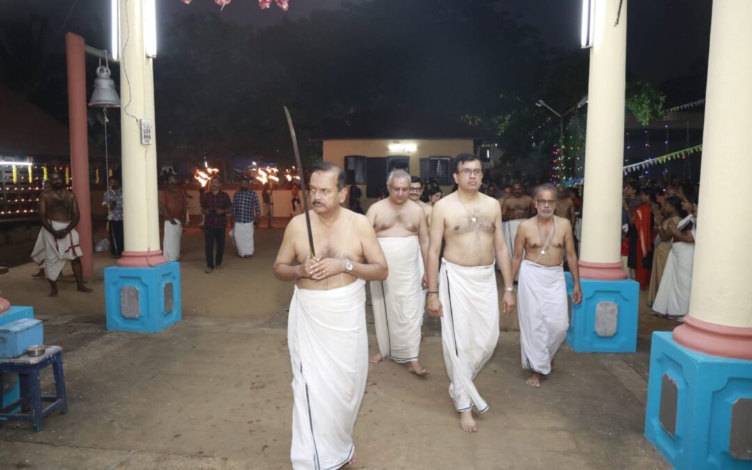 ആചാരാനുഷ്ഠാനങ്ങളുടെ നിറവില്‍ തിരുവാറാട്ട്കാവില്‍ അരിയിട്ട് വാഴ്ച