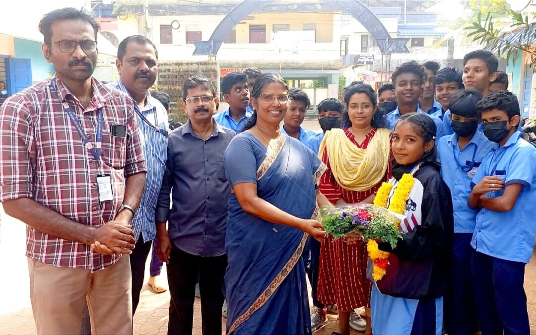 ദേശീയ സ്കൂൾ ഗെയിംസിൽ വെള്ളി മെഡൽ നേടിയ ഫെമിദയ്ക്ക് സ്വീകരണമൊരുക്കി അവനവഞ്ചേരി ഗവ. ഹൈസ്കൂൾ