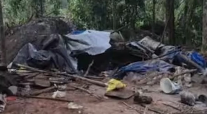 കോതമംഗലത്ത് കാട്ടാനക്കൂട്ടം വീട് തകര്‍ത്ത; സ്ത്രീ തലനാരിഴയ്ക്ക് രക്ഷപ്പെട്ടു