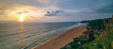 ലോകത്തെ ഏറ്റവും മനോഹരമായ 100 ബീച്ചുകളിൽ വർക്കല പാപനാശം