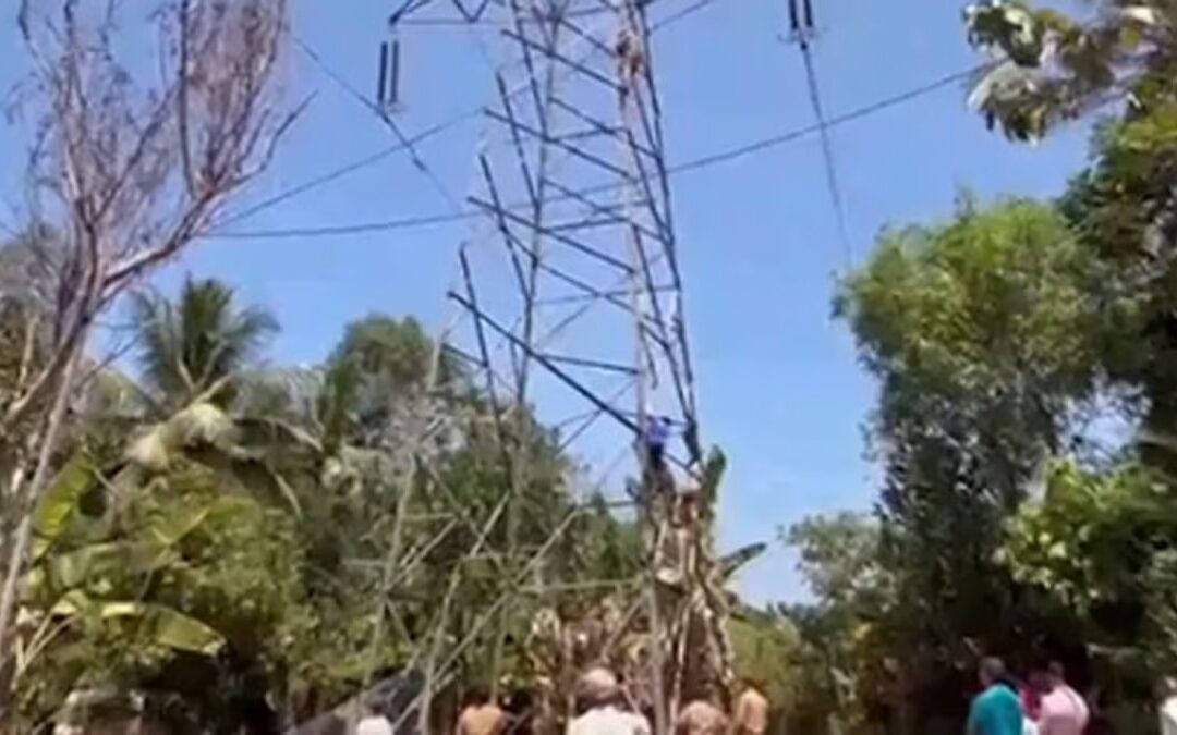 പരീക്ഷയില്‍ മാര്‍ക്ക് കുറഞ്ഞതിന് അമ്മ വഴക്ക് പറഞ്ഞു; തിരുവനന്തപുരത്ത് വൈദ്യുതി ടവറില്‍ കയറി 14കാരന്റെ ആത്മഹത്യാ ഭീഷണി