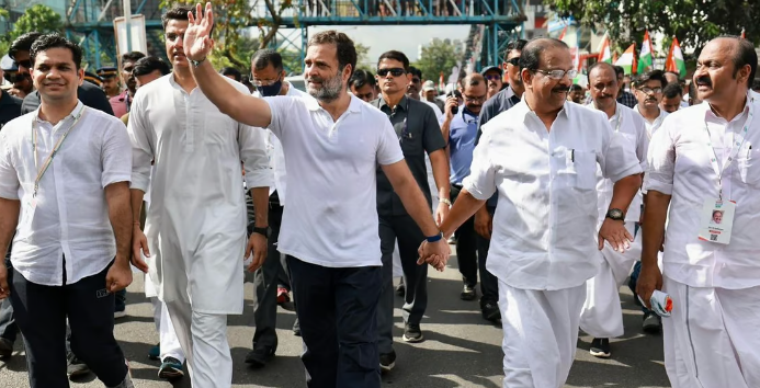 കേരളത്തില്‍ കോണ്‍ഗ്രസ് മുന്നേറ്റം; 16 സീറ്റിലും വിജയിക്കും: എബിപി സര്‍വേ