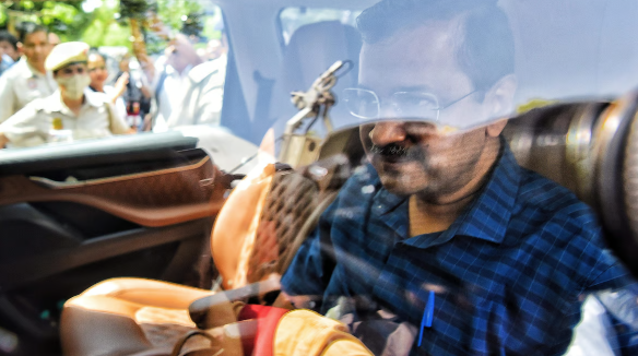 കെജരിവാള്‍ രാജിവെയ്ക്കില്ല: കസ്റ്റഡിയില്‍ വാങ്ങാന്‍ ഇഡി, ഇന്ന് കോടതിയില്‍ ഹാജരാക്കും
