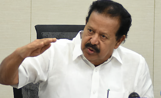സുപ്രീംകോടതിയുടെ അന്ത്യശാസനത്തിന് ഗവര്‍ണര്‍ വഴങ്ങി; പൊന്മുടിയുടെ സത്യപ്രതിജ്ഞ വൈകീട്ട്