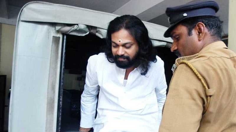 വിവാദ ജ്യോതിഷി സന്തോഷ് മാധവന്‍ അന്തരിച്ചു