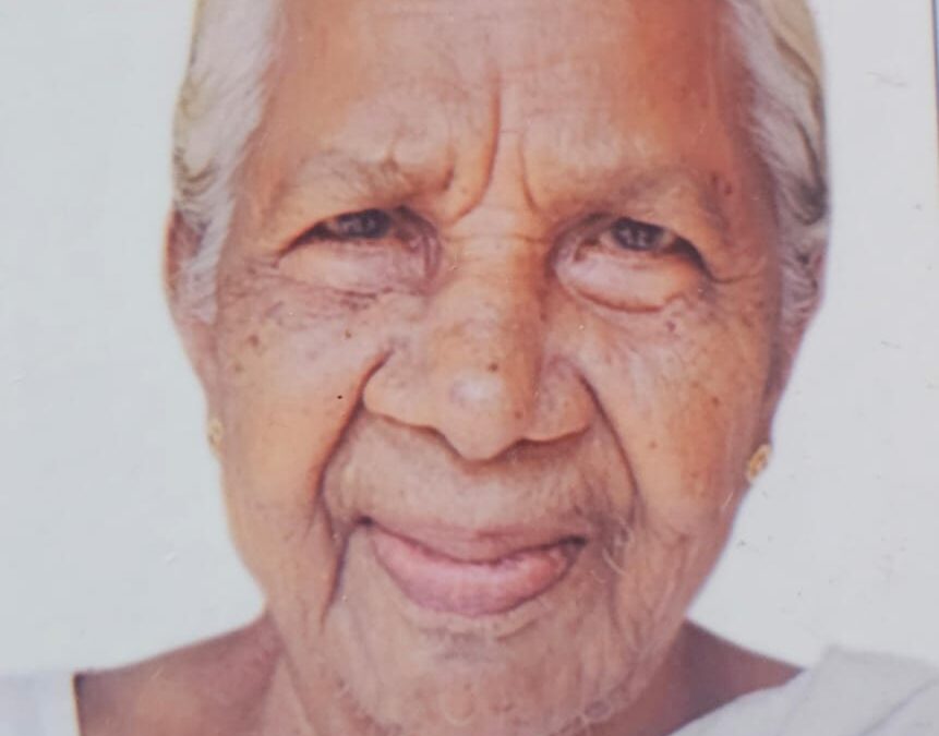 സുമതി അമ്മ ടീച്ചർ (92) നിര്യാതയായി