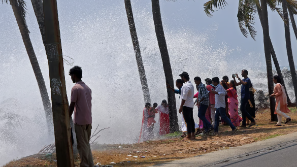 ‘കള്ളക്കടല്‍’ വന്നത് അറ്റ്‌ലാന്റിക്കില്‍നിന്ന്, നടന്നത് തിരകളുടെ ‘ഒളിയുദ്ധം’