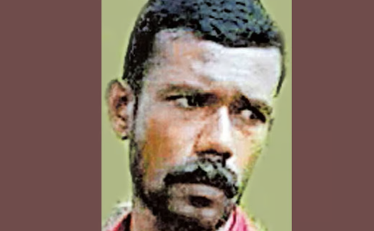 വാതിലടച്ച് വീട്ടിലെ രണ്ടു പാചകവാതക സിലിണ്ടറും തുറന്നുവിട്ടു; മൂവാറ്റുപുഴയില്‍ യുവാവ് തുങ്ങി മരിച്ചനിലയില്‍