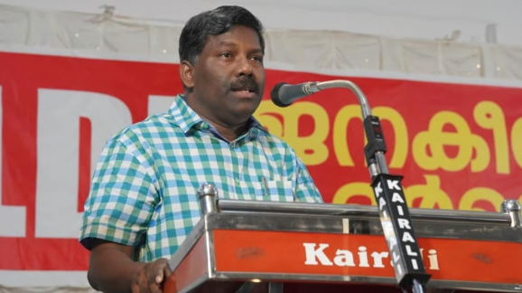 കരുവന്നൂര്‍ ബാങ്ക് തട്ടിപ്പ്: പി കെ ബിജു ഇഡിക്ക് മുന്നില്‍; അറിയാവുന്ന മറുപടി കൊടുക്കുമെന്ന് ബിജു