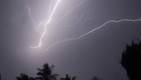 ചൂട് കുറയുമോ?, ഇന്നുമുതൽ ഇടിമിന്നലോട് കൂടിയ മഴ; ജാഗ്രതാനിര്‍ദേശം