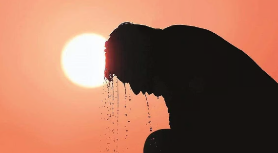 ചൂട് ശമിക്കില്ല, 10 ജില്ലകളിൽ യെല്ലോ; സംസ്ഥാനത്തുടനീളം വേനല്‍ മഴ; മുന്നറിയിപ്പ്