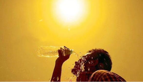 കൊടും ചൂടിന് മാറ്റമുണ്ടാകില്ല; 12 ജില്ലകളിൽ മുന്നറിയിപ്പ്; ഇടിമിന്നലോട് കൂടിയ വേനല്‍ മഴയ്ക്കും സാധ്യത