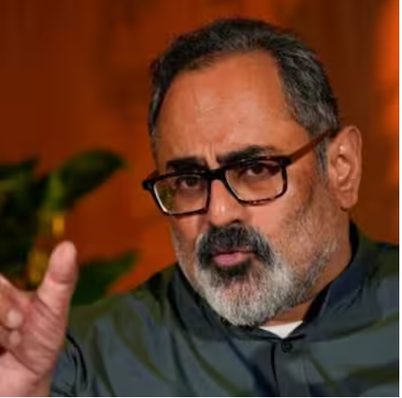 രാജീവ് ചന്ദ്രശേഖറിന്‍റെ പത്രിക നിരസിക്കണമെന്ന ഹർജി ഹൈക്കോടതി തള്ളി