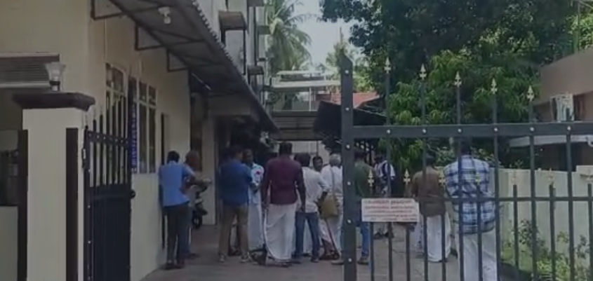 തൃശൂരിൽ അനധികൃതമായി വോട്ട് ചേർത്തെന്ന പരാതിയുമായി എൽഡിഎഫ്