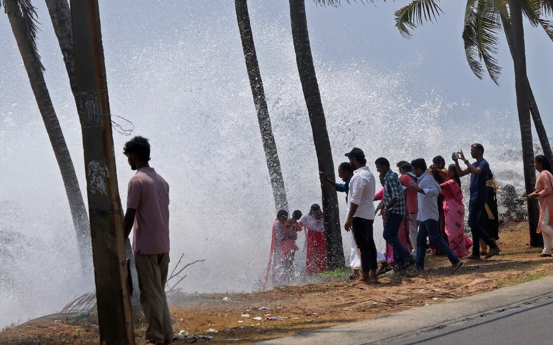 അപ്രതീക്ഷിത കടലാക്രമണം; എന്താണ് കള്ളക്കടല്‍?; രണ്ട് ദിവസം കൂടി തുടരും, വിനോദസഞ്ചാര കേന്ദ്രങ്ങളില്‍ നിയന്ത്രണം