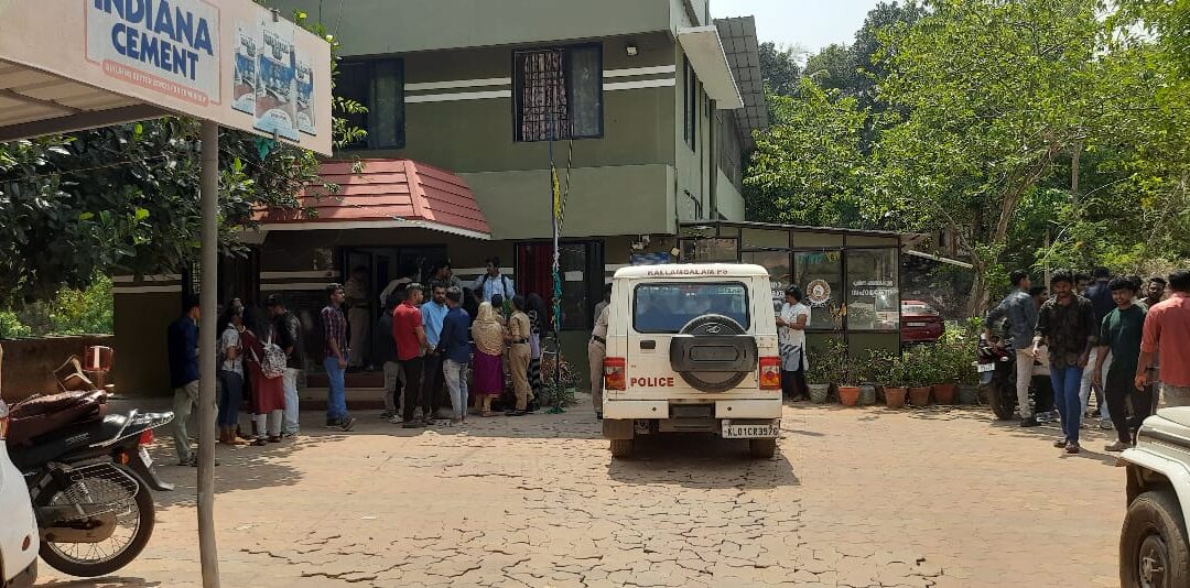 കാറിനുള്ളിൽ നിന്നും തോക്ക് കണ്ടെത്തി