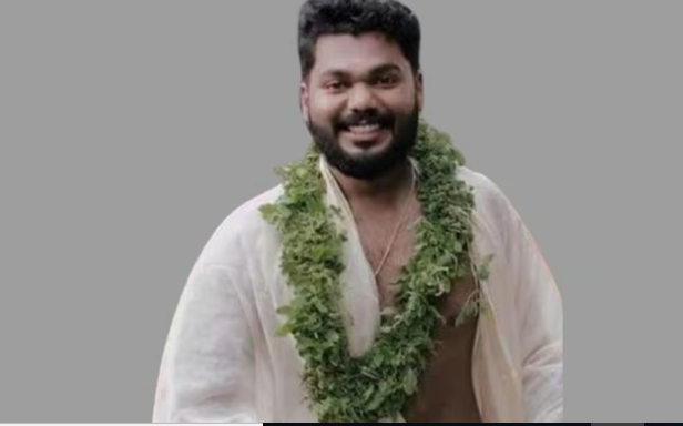 രാഹുലിനെ രാജ്യം വിടാന്‍ സഹായിച്ചു, പൊലീസ് ഉദ്യോഗസ്ഥനെ സസ്‌പെന്‍ഡ് ചെയ്തു