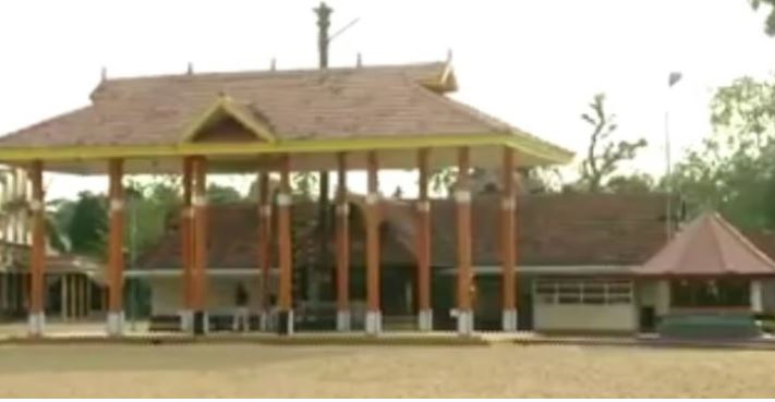 ചെറായി ഗൗരീശ്വര ക്ഷേത്രത്തില്‍ ഇനി പുരുഷന്മാര്‍ക്ക് ഷര്‍ട്ട് ഊരാതെ ദര്‍ശനം നടത്താം; 112 വര്‍ഷത്തെ ആചാരം അവസാനിപ്പിച്ചു