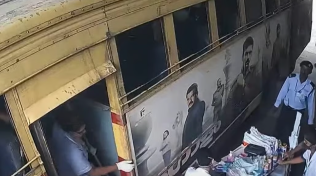 കെഎസ്ആര്‍ടിസി ബസില്‍ യുവതിക്ക് സുഖപ്രസവം; അമ്മയും കുഞ്ഞും സുരക്ഷിതര്‍