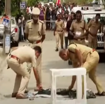 കഴുത്തിൽ ഷാൾ ഇട്ട് മുറുക്കി, വായിൽ തുണി തിരുകി; കുഞ്ഞിനെ കൊന്നത് ശ്വാസം മുട്ടിച്ചെന്ന് മൊഴി