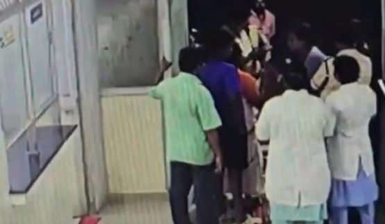കൊല്ലത്ത് വനിതാ ഡോക്ടര്‍ക്ക് ആശുപത്രിയില്‍വച്ച്‌ മുഖത്തടിയേറ്റു; പൊലീസ് കേസ് എടുത്തില്ലെന്ന് ആരോപണം
