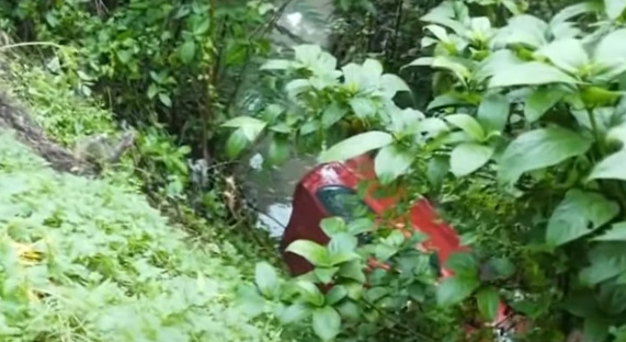 നെയ്യാര്‍ കനാലിലെ 25 അടി താഴ്ചയിലേക്ക് കാര്‍ മറിഞ്ഞു; 5വയസുകാരിയും കുടുംബവും അത്ഭുതകരമായി രക്ഷപ്പെട്ടു