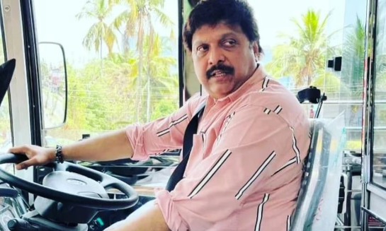 എട്ടുമണി കഴിഞ്ഞാല്‍ സ്ത്രീകള്‍ പറയുന്നിടത്ത് ബസ് നിര്‍ത്തണം; കണ്ടക്ടര്‍മാര്‍ക്ക് ഗണേഷ് കുമാറിന്റെ നിര്‍ദേശം