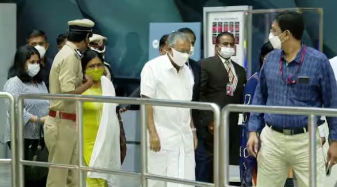 മുഖ്യമന്ത്രി പിണറായി വിജയൻ വിദേശ സന്ദർശനത്തിനുശേഷം തലസ്ഥാനത്ത് തിരിച്ചെത്തി