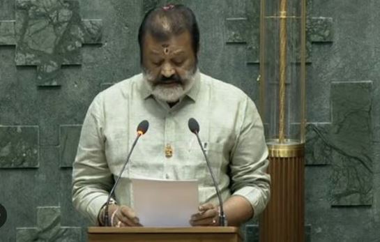 ‘കൃഷ്ണ ഗുരുവായൂരപ്പാ’; കേന്ദ്രമന്ത്രിയായി മലയാളത്തില്‍ സത്യപ്രതിജ്ഞ ചെയ്ത് സുരേഷ് ഗോപി