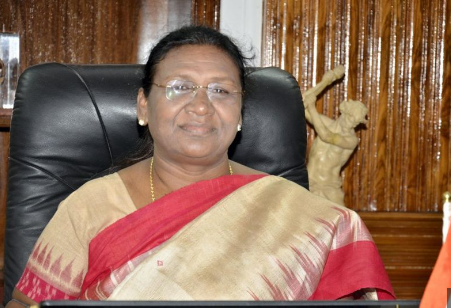 ബജറ്റ് ചരിത്രപരമാകും; മോദി സര്‍ക്കാരില്‍ നിന്ന് ഐതിഹാസിക തീരുമാനങ്ങള്‍ ഉണ്ടാകും; പാര്‍ലമെന്റില്‍ രാഷ്ട്രപതി