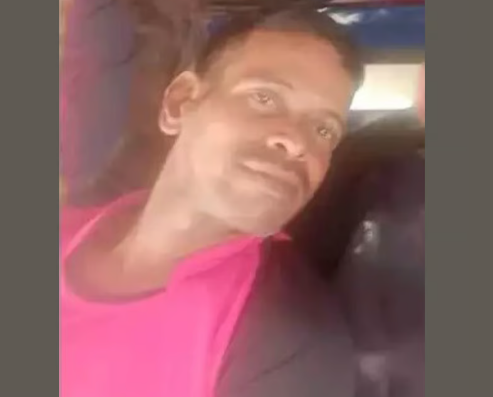 തൊണ്ടയിൽ കല്ല് കുടുങ്ങിയെന്ന് സംശയം; യുവാവ് സ്വയം കഴുത്തറുത്ത് മരിച്ചു