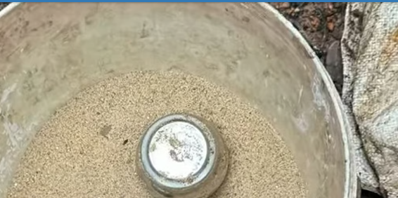 ചാക്കില്‍ പൊതിഞ്ഞനിലയില്‍; കൂത്തുപറമ്പില്‍ സ്റ്റീല്‍ ബോംബുകള്‍ കണ്ടെത്തി