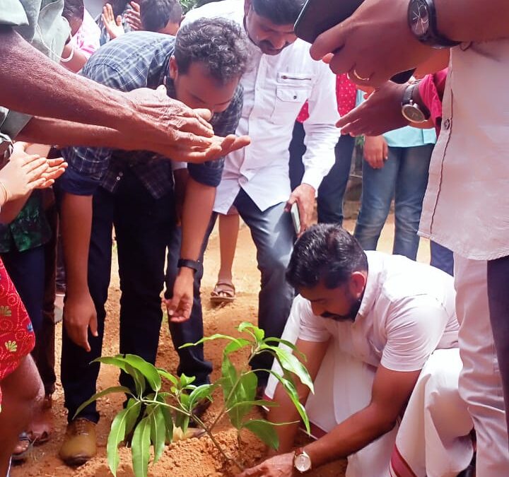 ഫലവൃക്ഷത്തോട്ടം ഒരുക്കി എം.ജി എം.യു.പി.എസ്.  ഊരൂപൊയ്ക-പി.ഒ