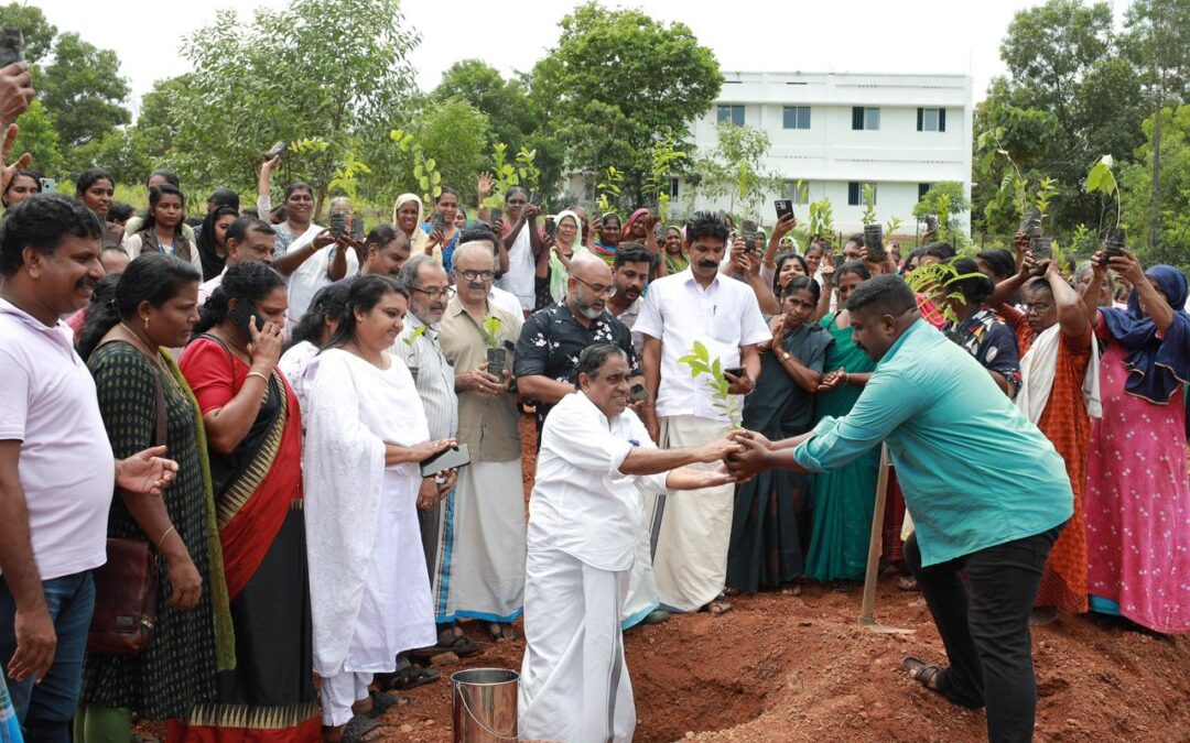 ഭാവിക്ക് ഒരു കരുതലായി ഹരിത കേരള മിഷന്റെ നൂറാമത് പച്ച തുരുത്ത്